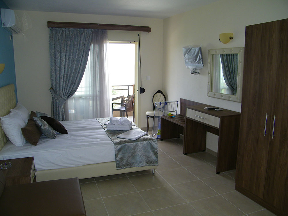 Ferienwohnung Castro Deluxe Toroni Exterior foto